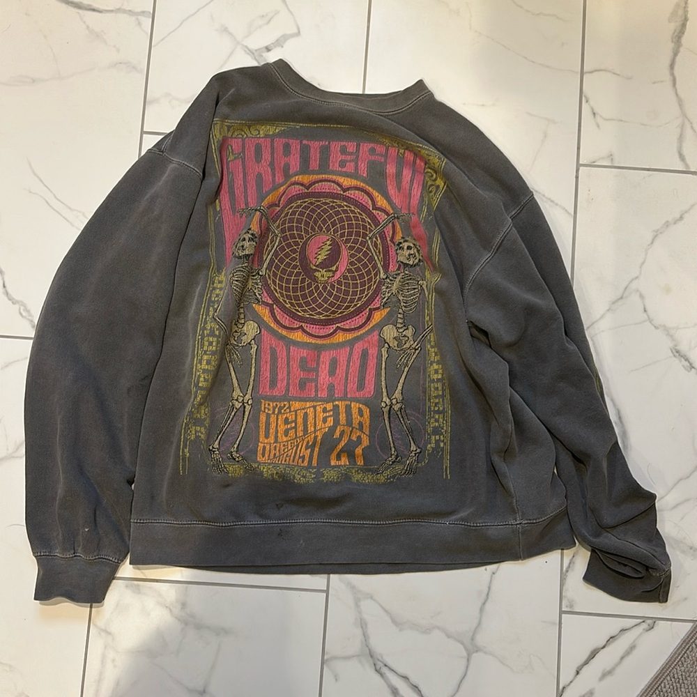 Grateful Dead Urbann Outfitters sweatshirt